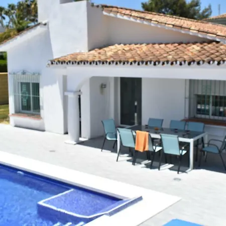 Esmeralda Villa
